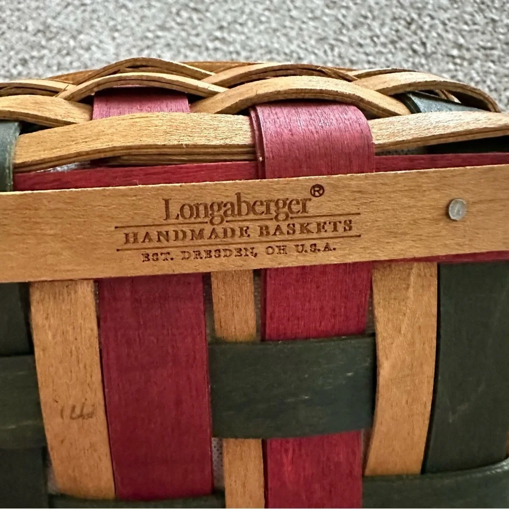 Longaberger 2003 Holiday Helper Basket‎